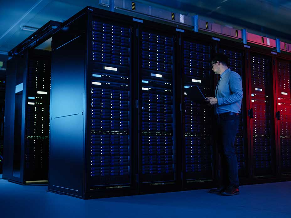 Movate hybrid cloud management - Simplifying control and optimizing performance across your cloud environments: digital infrastructure services